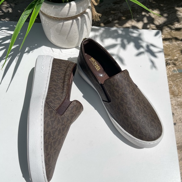 MICHAEL KORS🍂🍁MK signature print brown - Picture 9 of 10